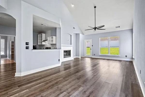 $2,100 | 305 Creekside Drive, Anna, TX 75409