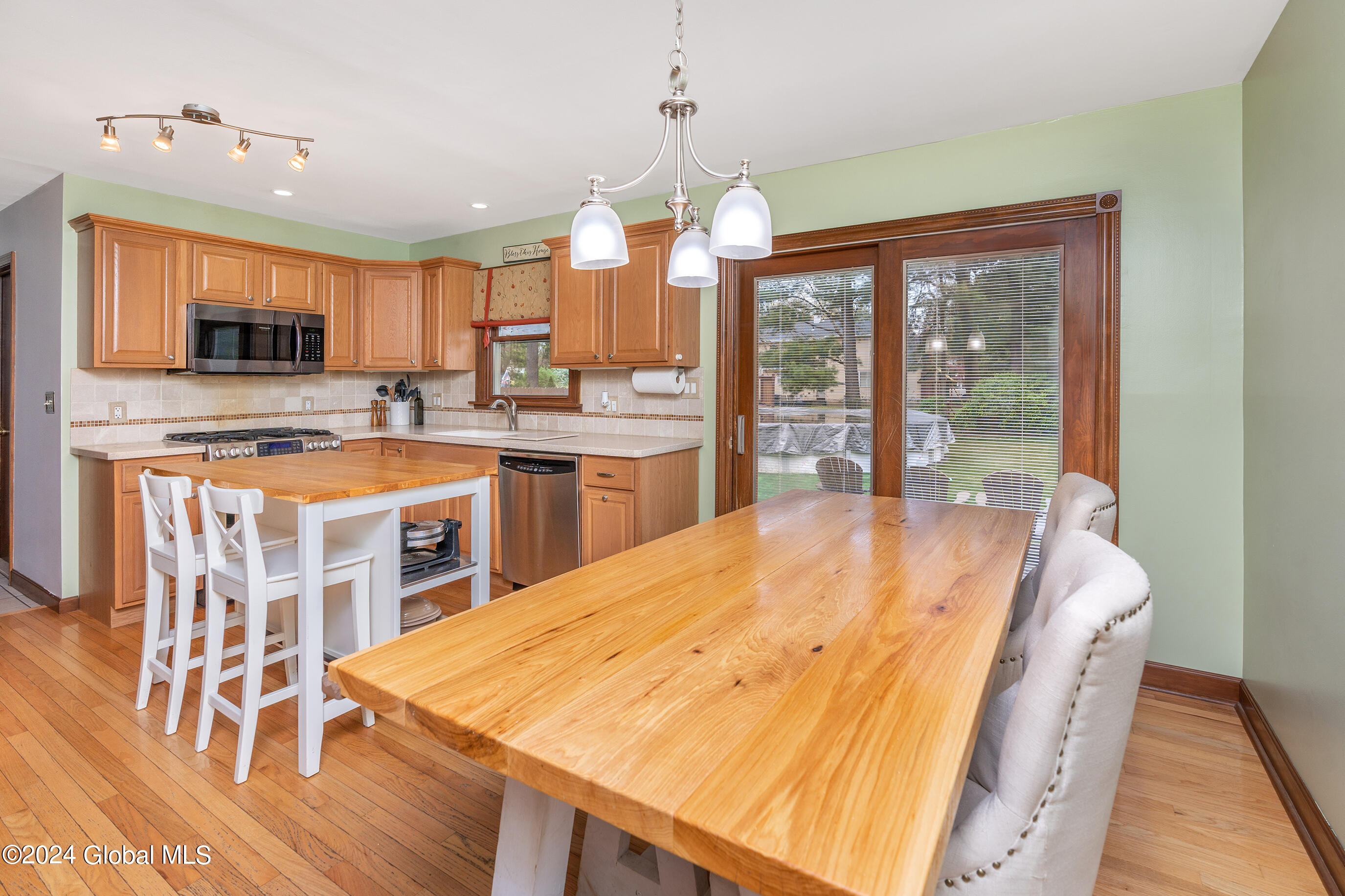 51 Beacon Road Bethlehem, NY 12077 - Photo 5 of 28 012-51-Beacon-Rd