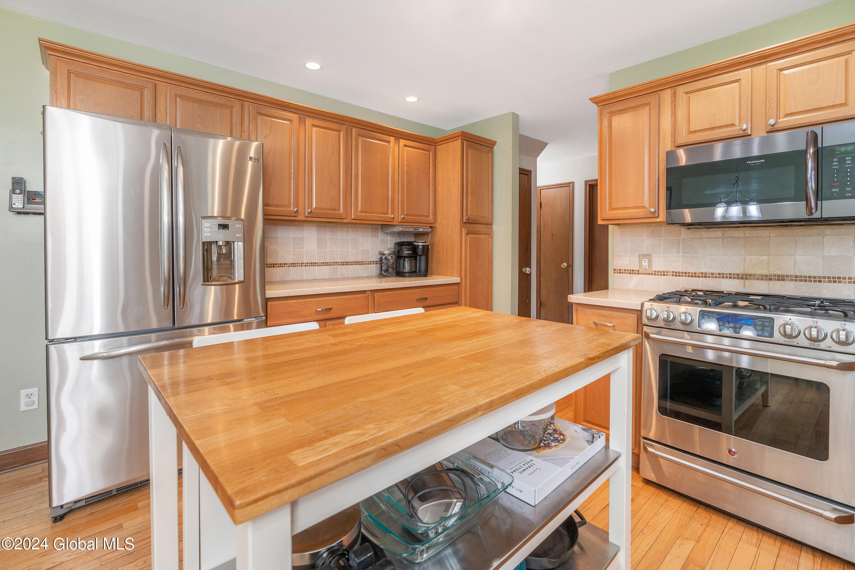 51 Beacon Road Bethlehem, NY 12077 - Photo 6 of 28 013-51-Beacon-Rd