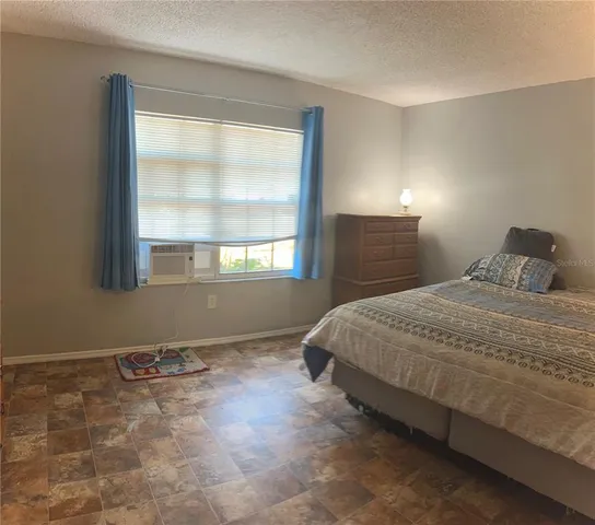 $220,000 | 301 Oak Track Drive, Ocala, FL 34472