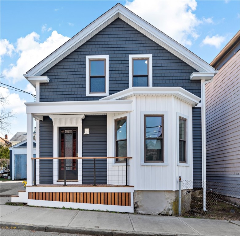 27 South Baptist Street Newport, RI 02840 - Photo 1 of 38