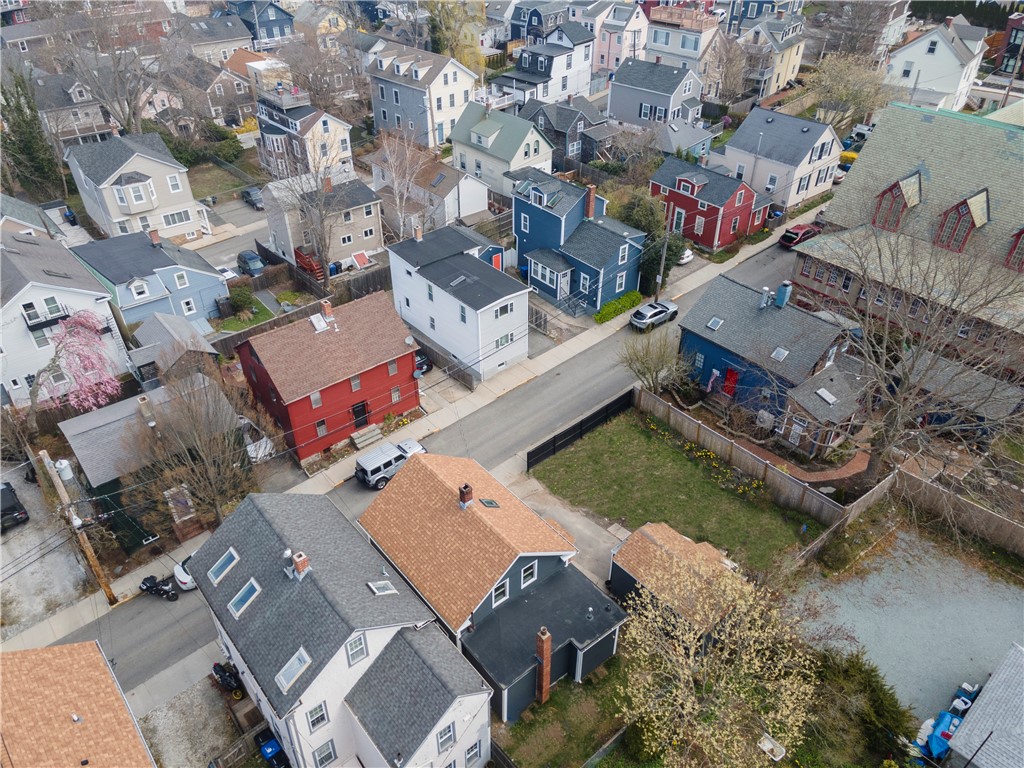 27 South Baptist Street Newport, RI 02840 - Photo 33 of 38