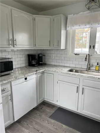 $2,500 | 115 Holden Road, South Kingstown, RI 02879