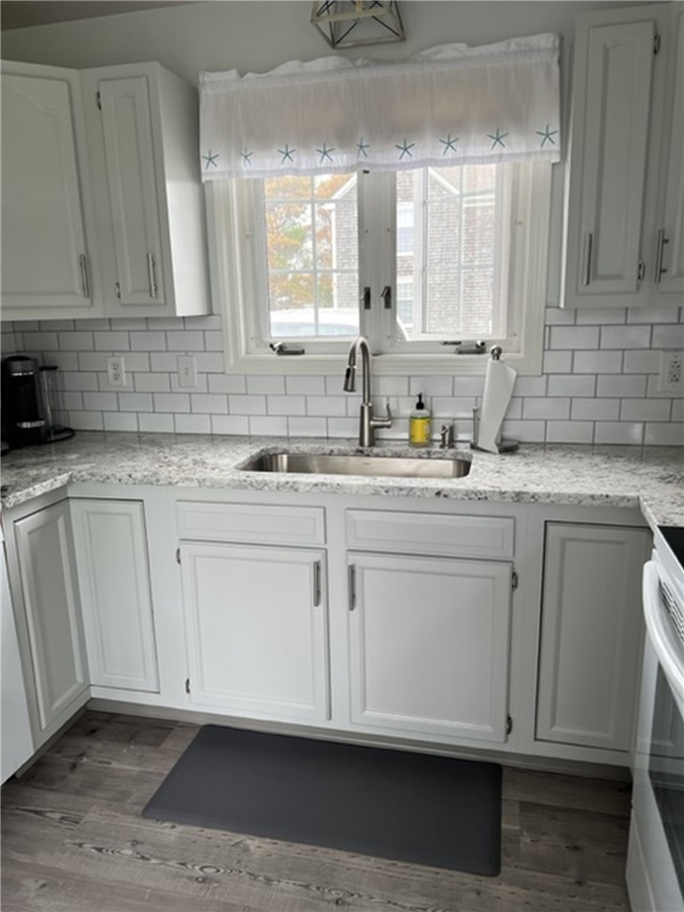 115 Holden Road South Kingstown, RI 02879 - Photo 3 of 12