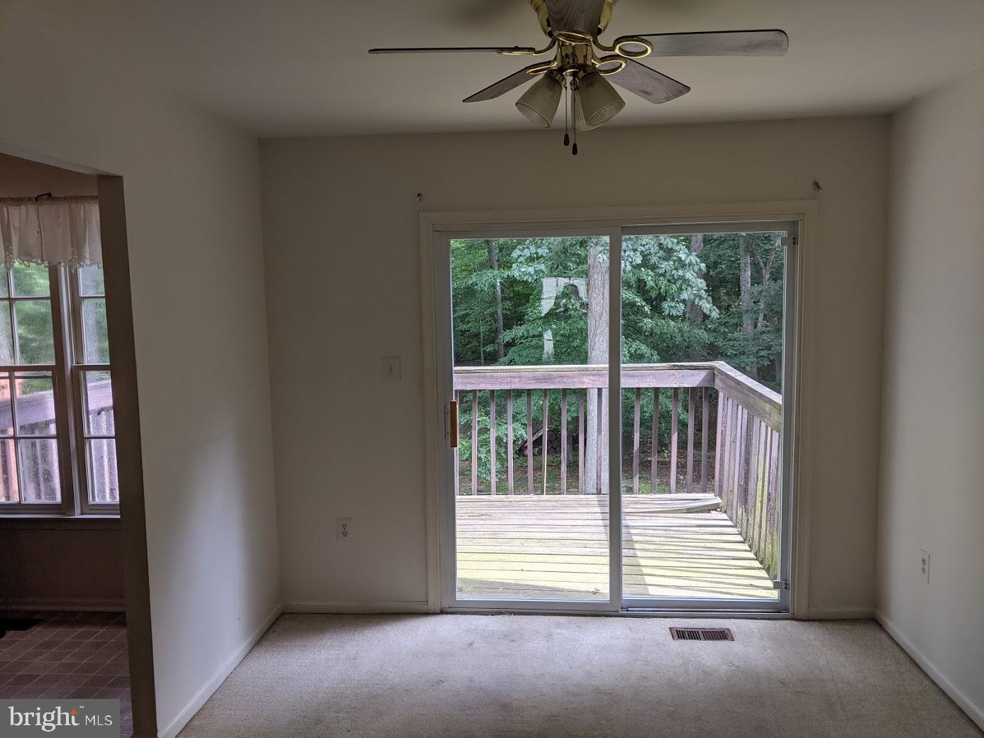 3218 Foothill Street Woodbridge, VA 22192 - Photo 12 of 22 Dining area