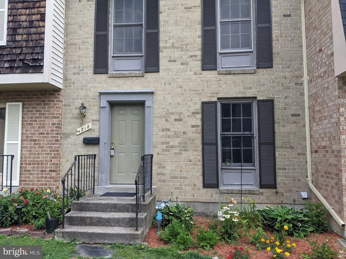 3218 Foothill Street Woodbridge, VA 22192 - Photo 3 of 22 Front 2