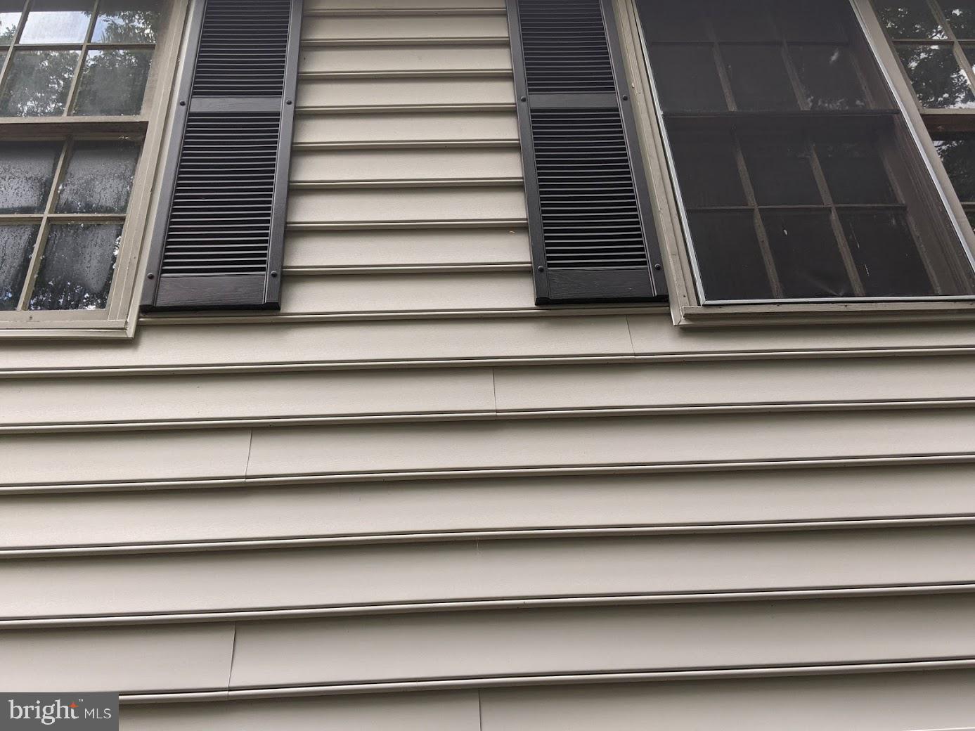 3218 Foothill Street Woodbridge, VA 22192 - Photo 7 of 22 New siding