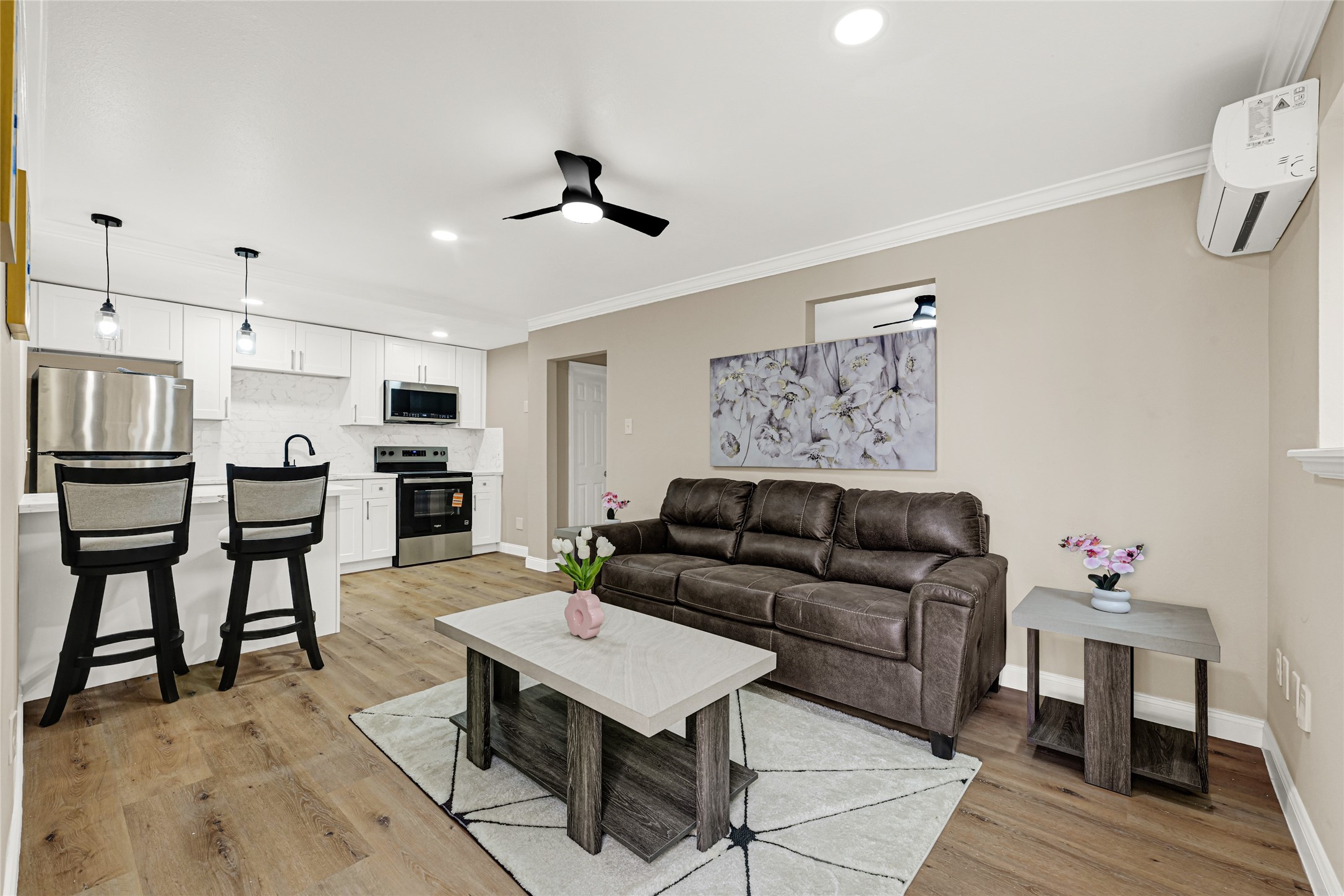 1603 Welch Street, Unit 5 Houston, TX 77006 - Photo 1 of 22