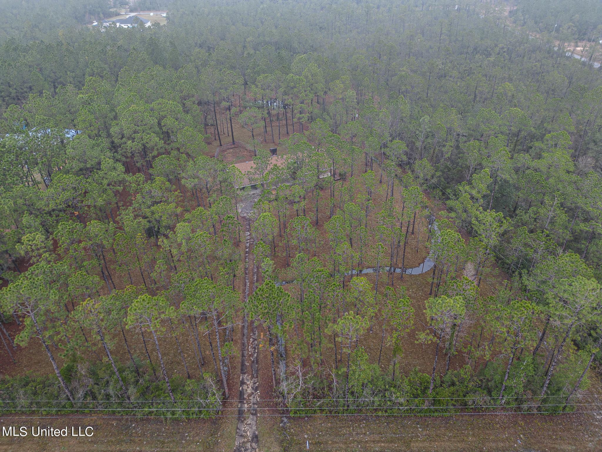 5705 Carter Road Ocean Springs, MS 39564 - Photo 4 of 25 CARTER 3