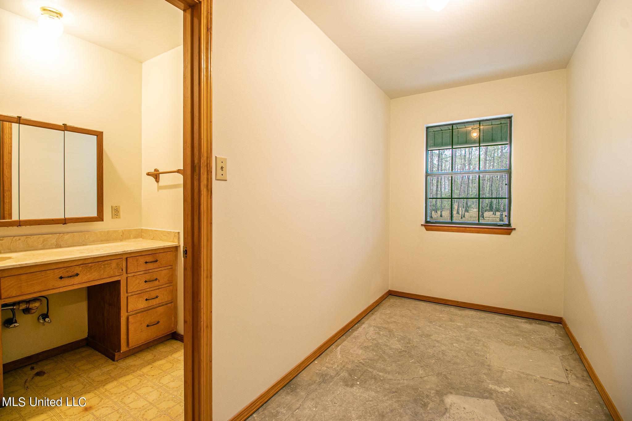 5705 Carter Road Ocean Springs, MS 39564 - Photo 8 of 25 CARTER 7