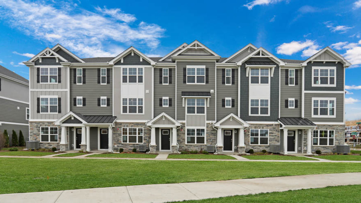 369 Bridgeview Court St. Charles, IL 60174 - Photo 1 of 44 a front view of a building with yard