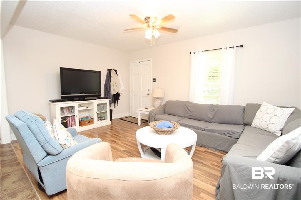762 Linlen Avenue Mobile, AL 36609 - Photo 3 of 20