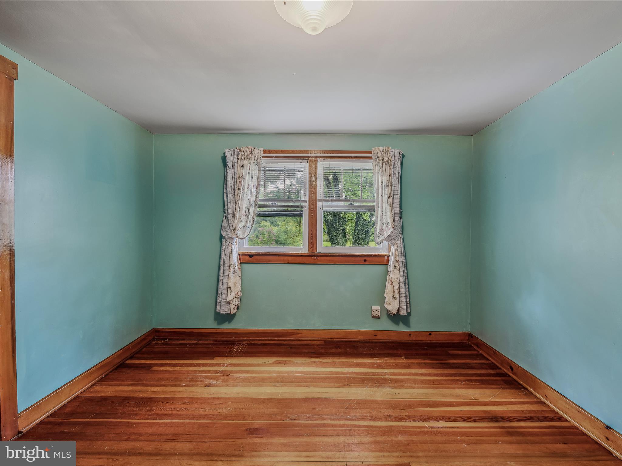 9797 Winchester Grade Road Berkeley Springs, WV 25411 - Photo 21 of 30 Upstairs Bedroom 2