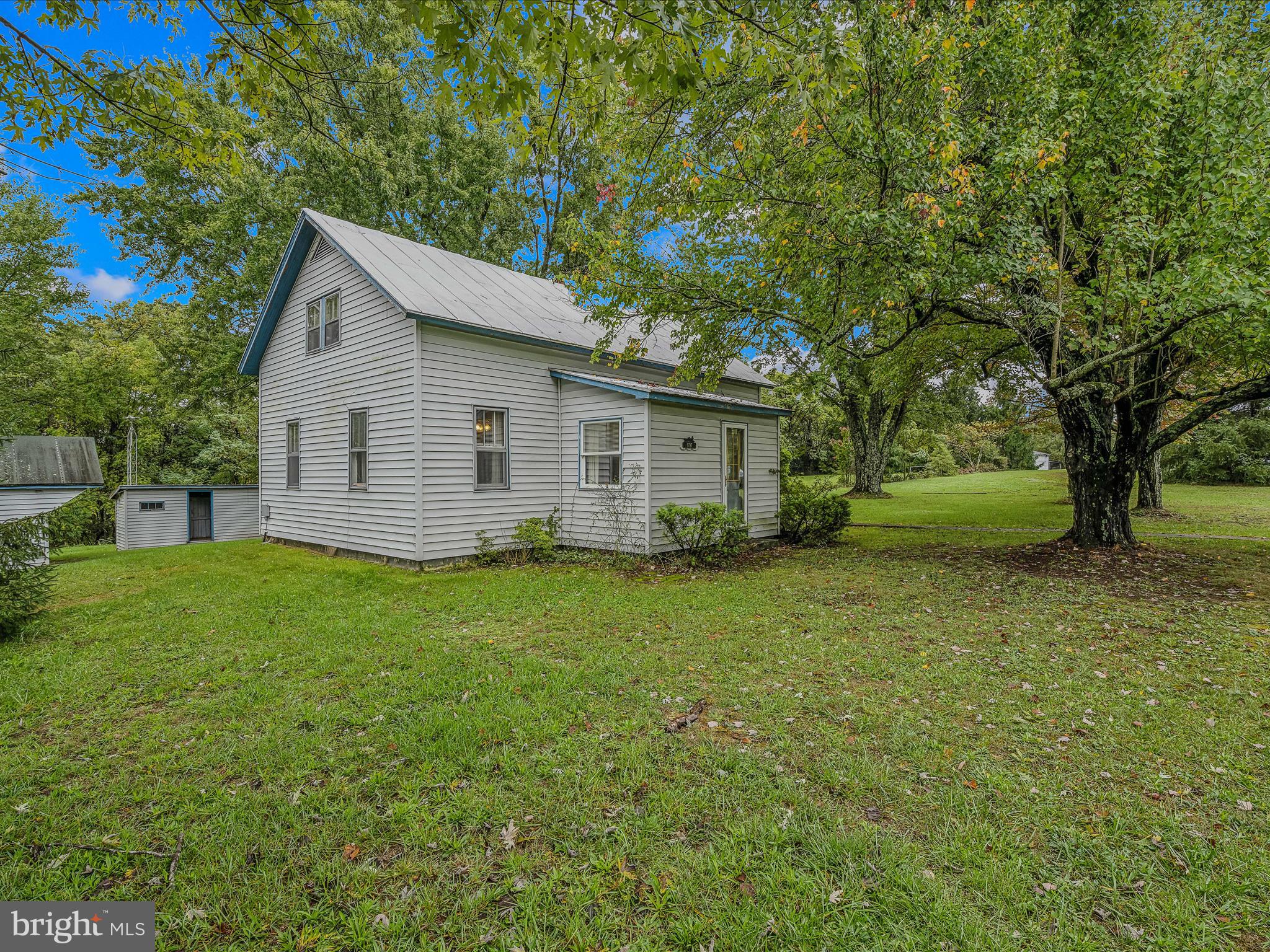 9797 Winchester Grade Road Berkeley Springs, WV 25411 - Photo 4 of 30 Front Yard