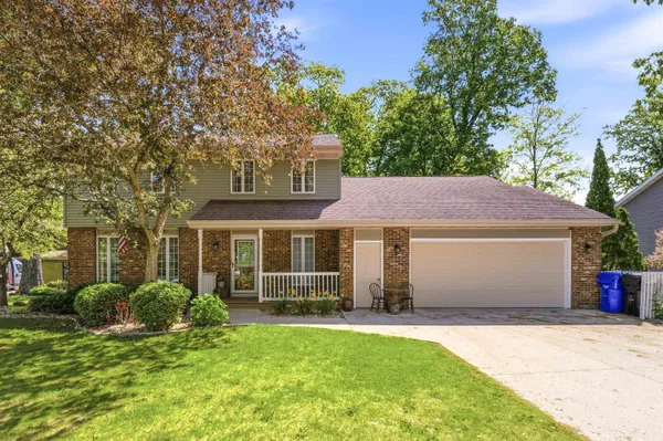 $365,000 | 506 South Covenant Lane, Appleton, WI 54915