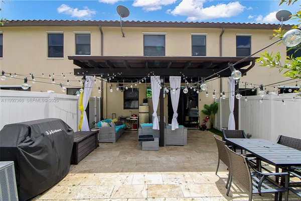 $570,000 | 3323 West 90th Terrace, Hialeah, FL 33018