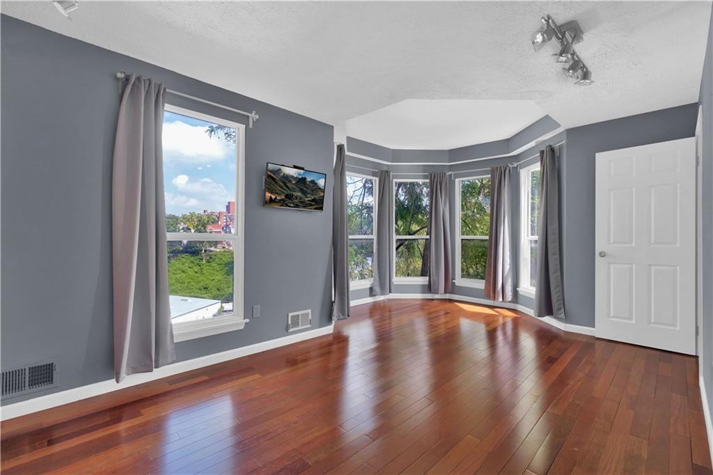 21 Hemingway Street Pittsburgh, PA 15213 - Photo 15 of 21 Gallery Image 15