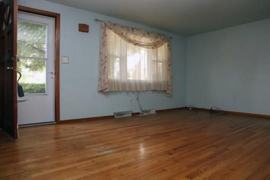 3056 Mt Troy Road Pittsburgh, PA 15212 - Photo 2 of 21 Bright living room with beautiful hardwood floors