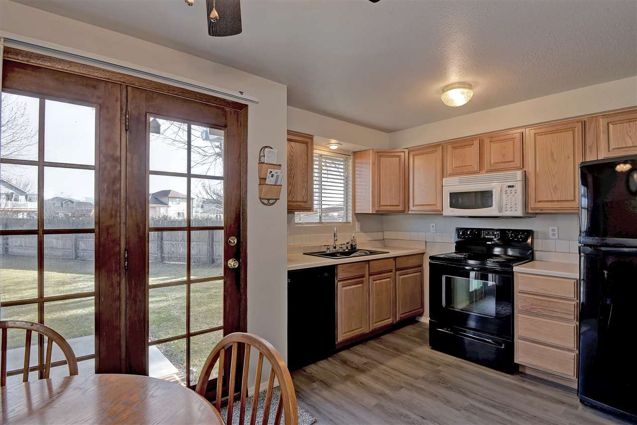 4824 North Isenhart Road Spokane Valley, WA 99216 - Photo 4 of 20 Gallery Image 4