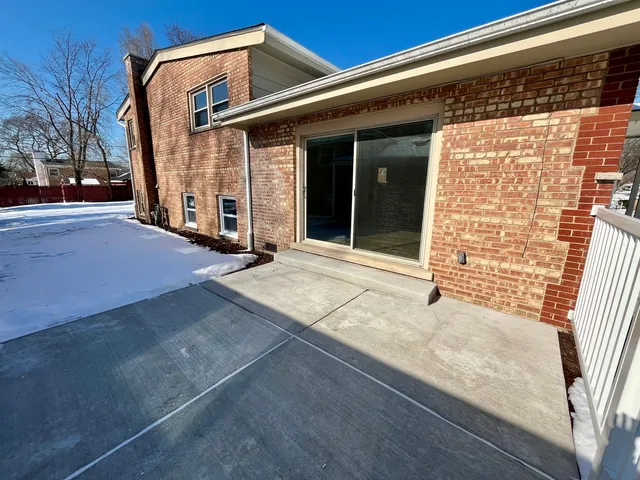 $430,000 | 10420 Kildare Avenue, Oak Lawn, IL 60453