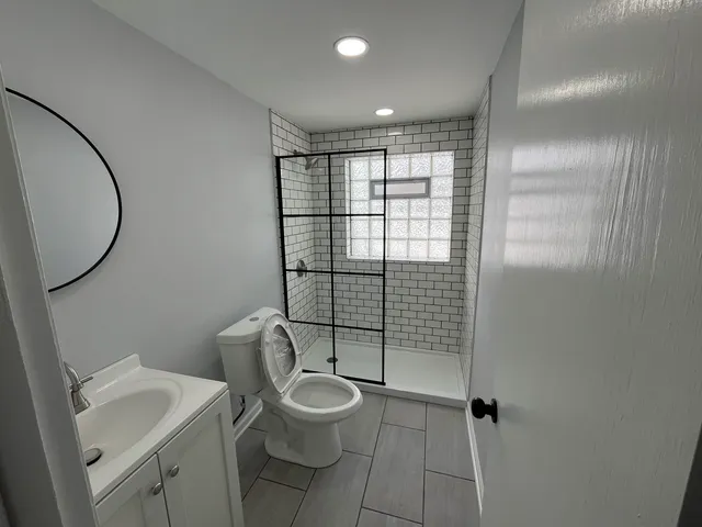 $430,000 | 10420 Kildare Avenue, Oak Lawn, IL 60453