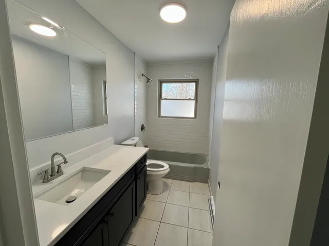 $430,000 | 10420 Kildare Avenue, Oak Lawn, IL 60453