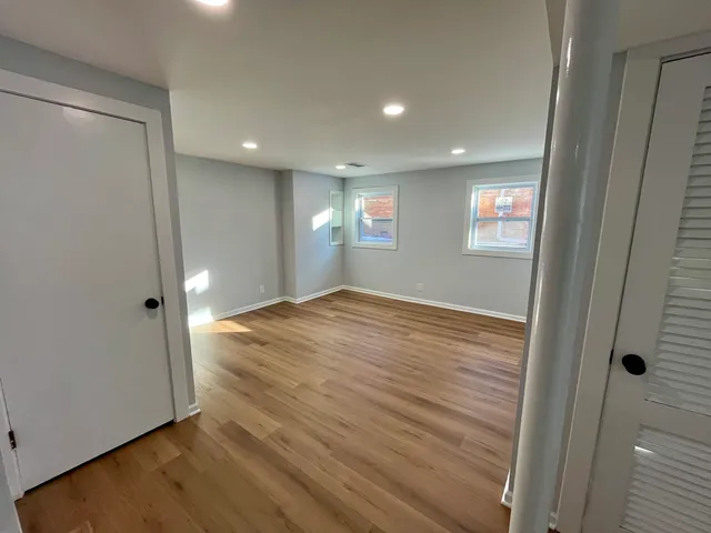 $430,000 | 10420 Kildare Avenue, Oak Lawn, IL 60453