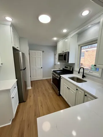 $430,000 | 10420 Kildare Avenue, Oak Lawn, IL 60453