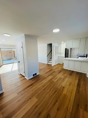 $430,000 | 10420 Kildare Avenue, Oak Lawn, IL 60453