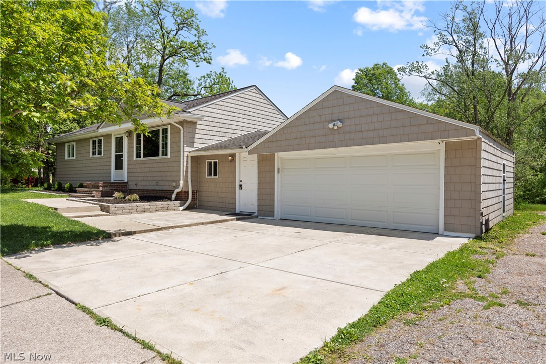 15665 Bennett Road North Royalton, OH 44133 - Photo 2 of 35