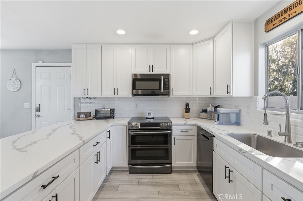 35825 Meadow Ridge Road Temecula, CA 92592 - Photo 8 of 65