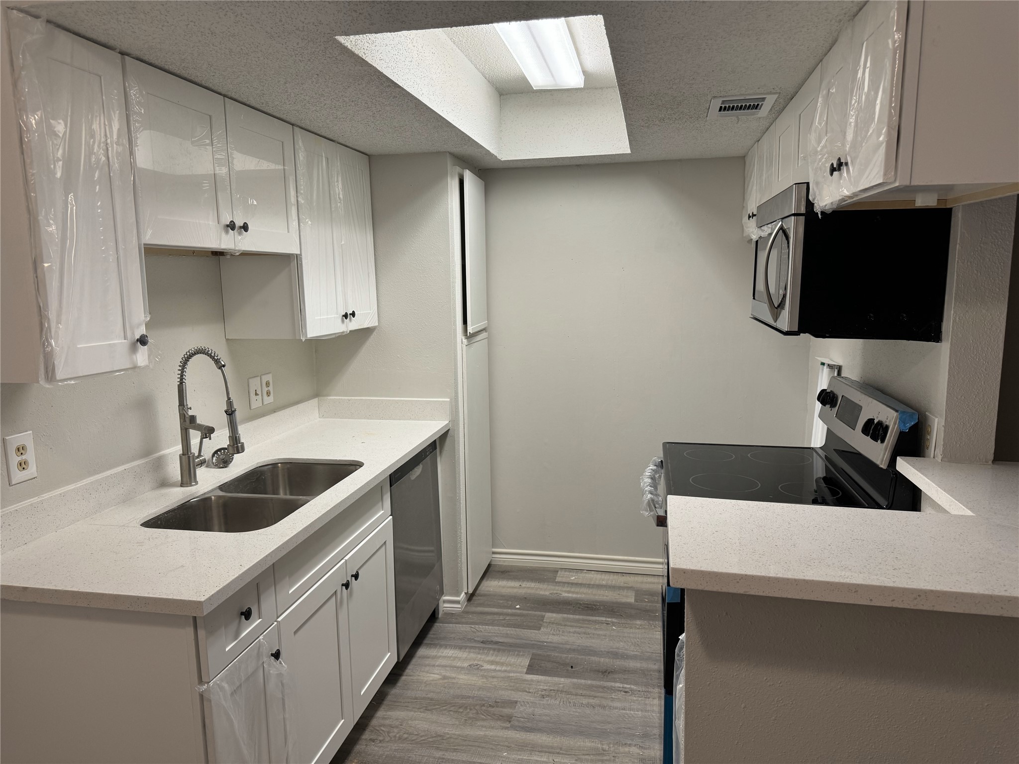 7402 Alabonson Road Houston, TX 77088 - Photo 3 of 20