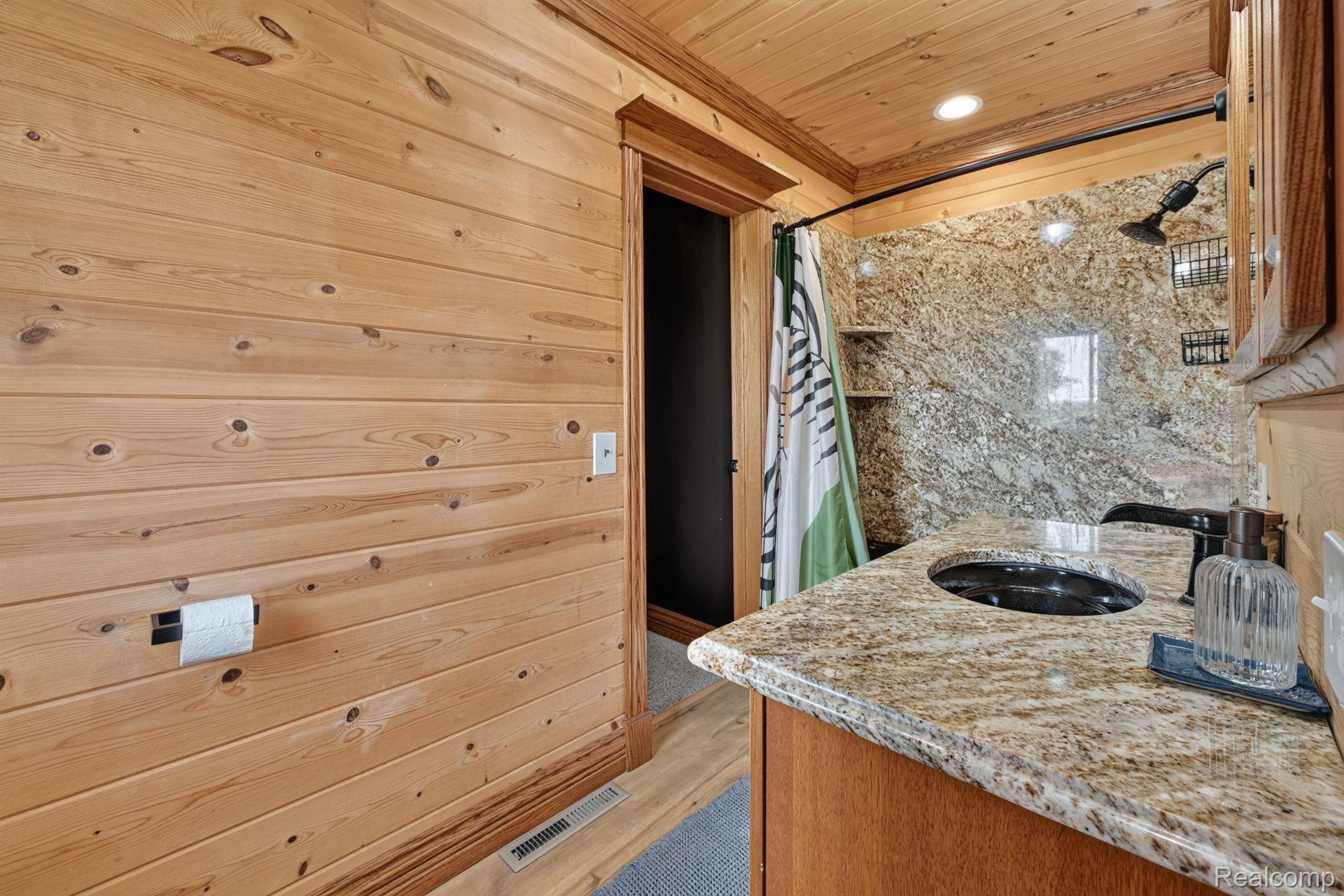 3658 Newburg Road Bancroft, MI 48414 - Photo 26 of 56 28-web-or-mls-DSC_7478.jpg