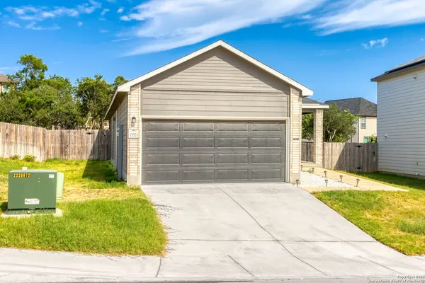 $1,499 | 15521 Selene View, San Antonio, TX 78245