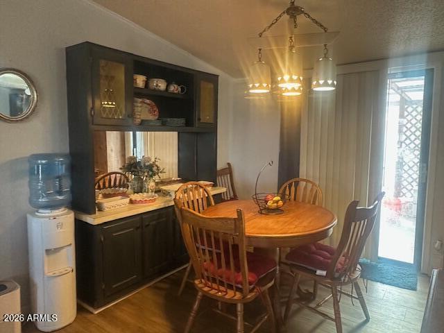 7258 South Lariat Road Hereford, AZ 85615 - Photo 11 of 37 a dining room with furniture and window