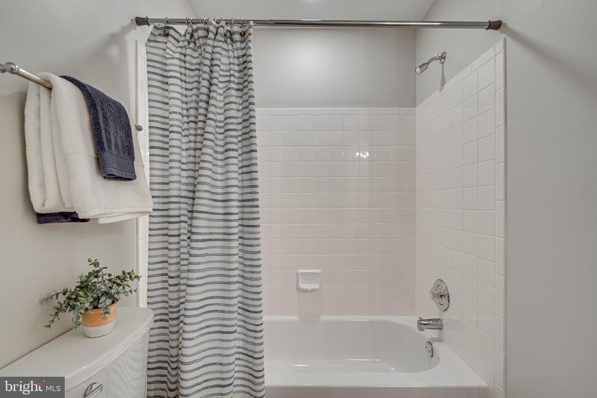 20930 Sandstone Square Sterling, VA 20165 - Photo 23 of 31