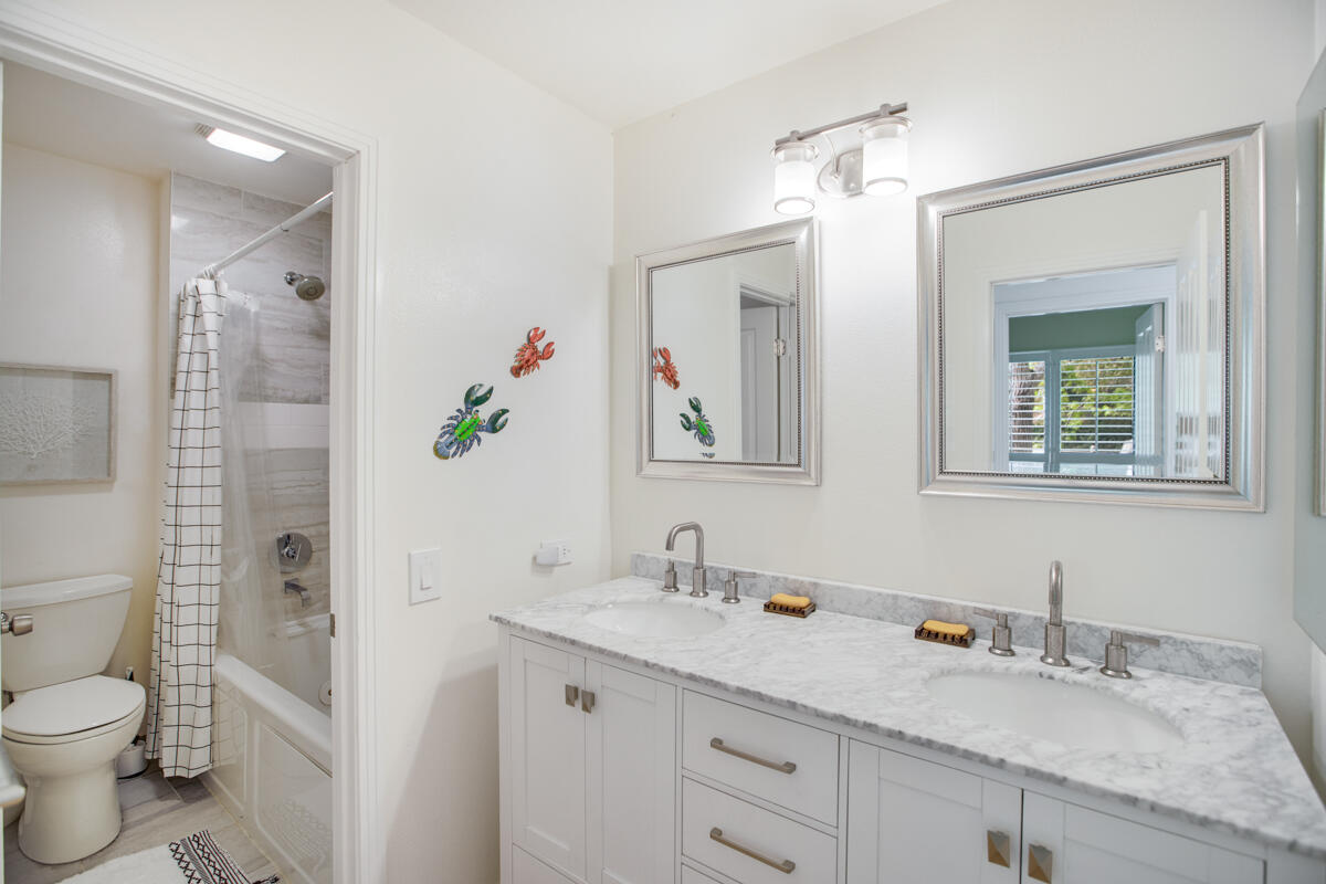 925 Weldon Road Santa Barbara, CA 93109 - Photo 15 of 29 Full hall bath upstairs