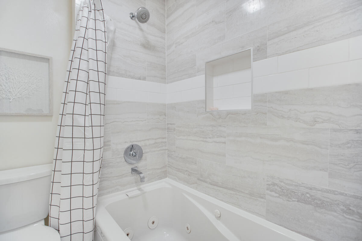 925 Weldon Road Santa Barbara, CA 93109 - Photo 16 of 29 Full hall bath upstairs