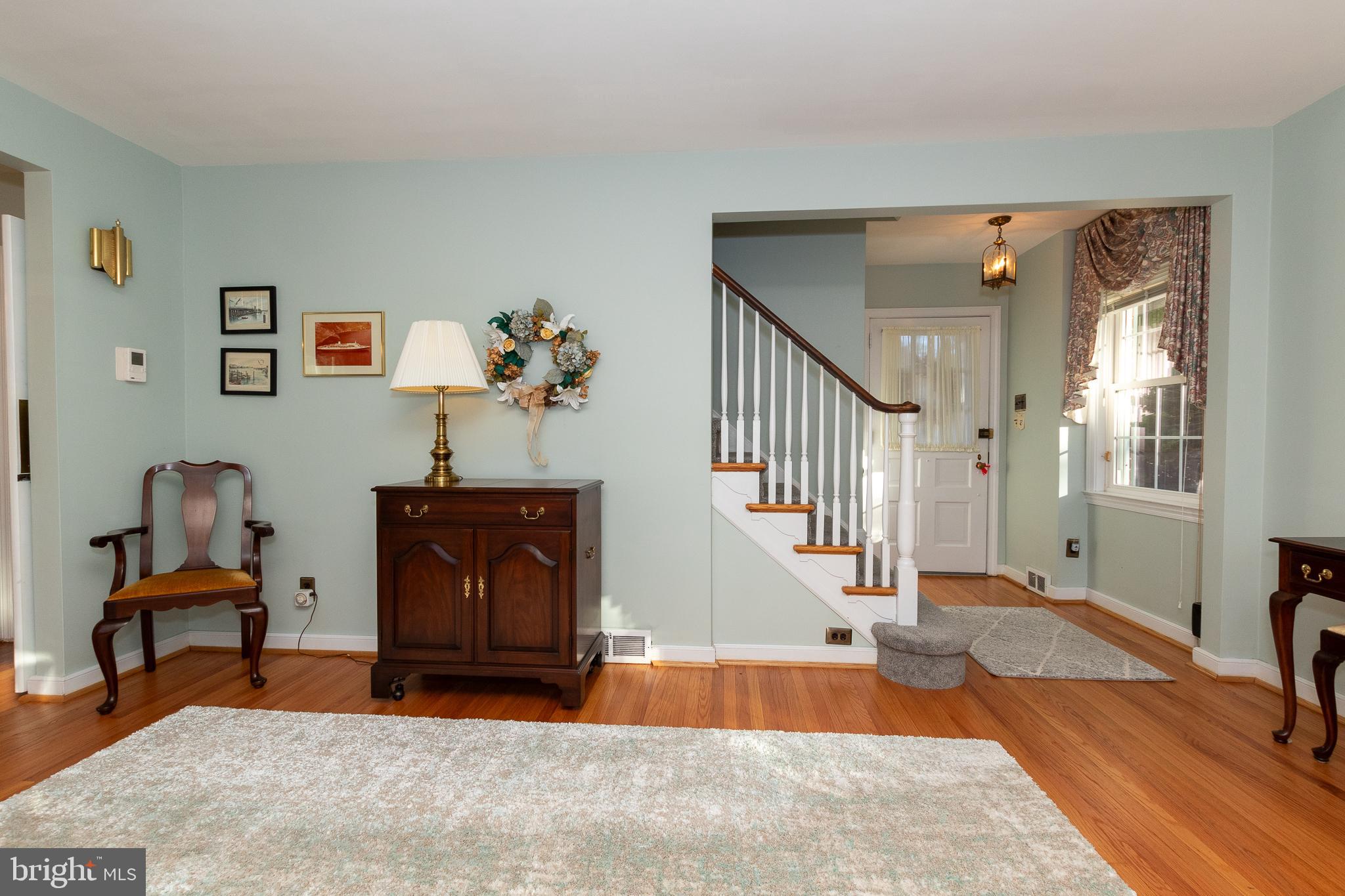 20 Merion Road Cherry Hill, NJ 08002 - Photo 8 of 52 living rm to front door