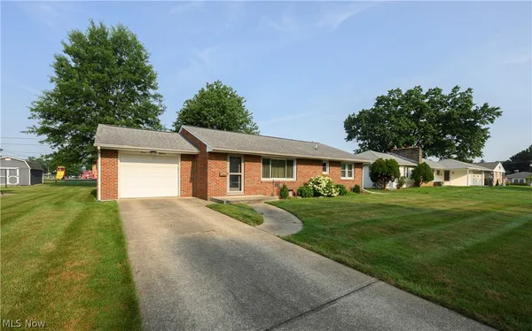 $229,900 | 318 South Reeves Avenue, Dover, OH 44622