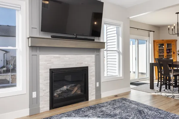 $305,000 | 401 B Jenny Lane, Heyworth, IL 61745