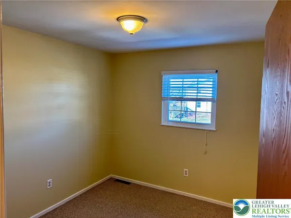 $2,195 | 5039 Shawnee Boulevard, Schnecksville, PA 18078