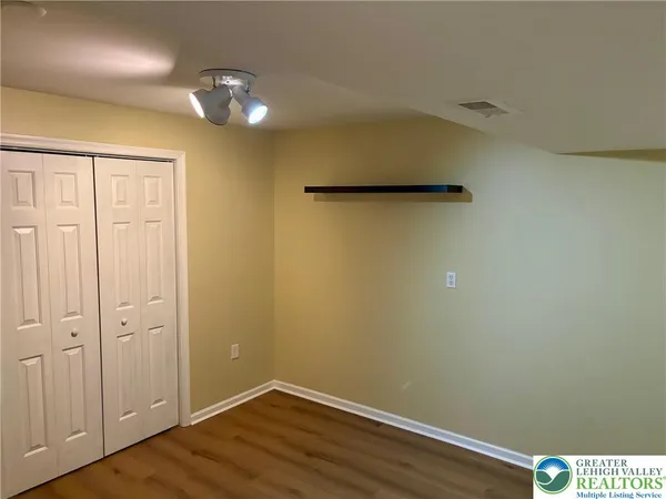 $2,195 | 5039 Shawnee Boulevard, Schnecksville, PA 18078