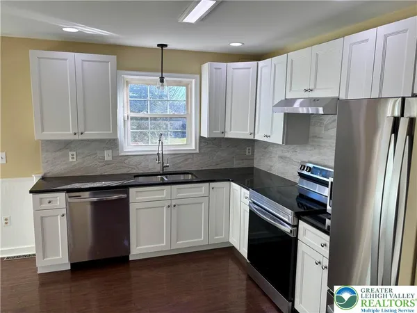 $2,195 | 5039 Shawnee Boulevard, Schnecksville, PA 18078