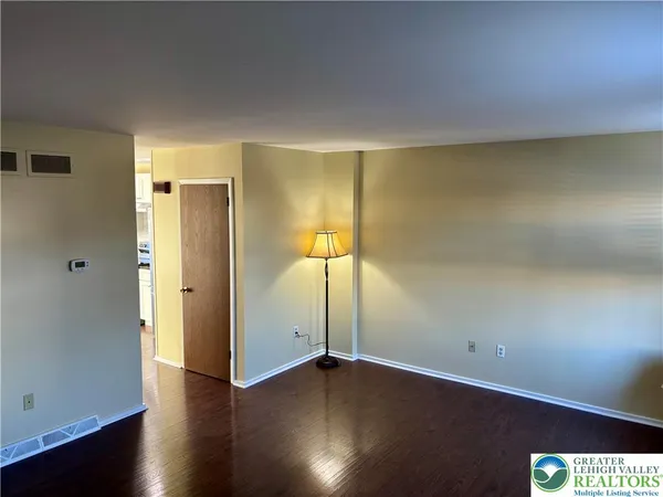 $2,195 | 5039 Shawnee Boulevard, Schnecksville, PA 18078