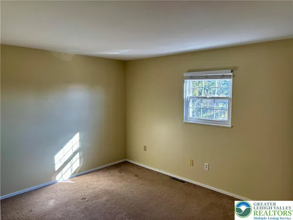 $2,195 | 5039 Shawnee Boulevard, Schnecksville, PA 18078