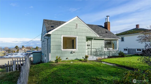 $429,900 | 1117 East 2nd Street, Port Angeles, WA 98362