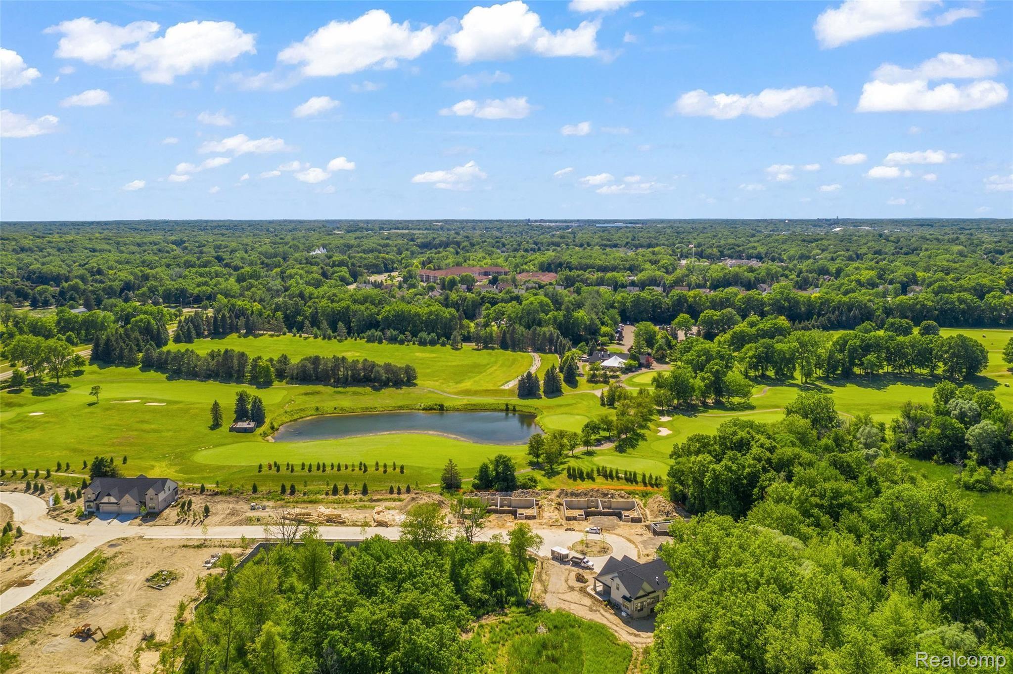 3833 Albatross Court, Unit 27 Rochester, MI 48309 - Photo 6 of 37 Villas of Shadow Pines-6.jpg