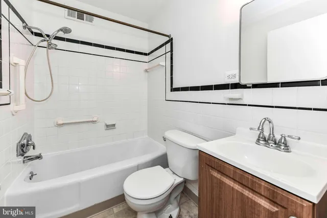 $1,795 | 130 South 29th Street, Unit 2, Purcellville, VA 20132