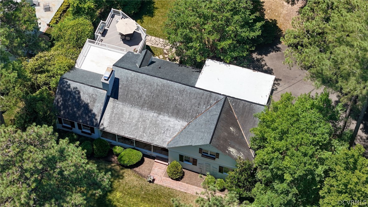 8015 Thom Road Henrico, VA 23229 - Photo 44 of 50 an aerial view of a house with outdoor space and a garden